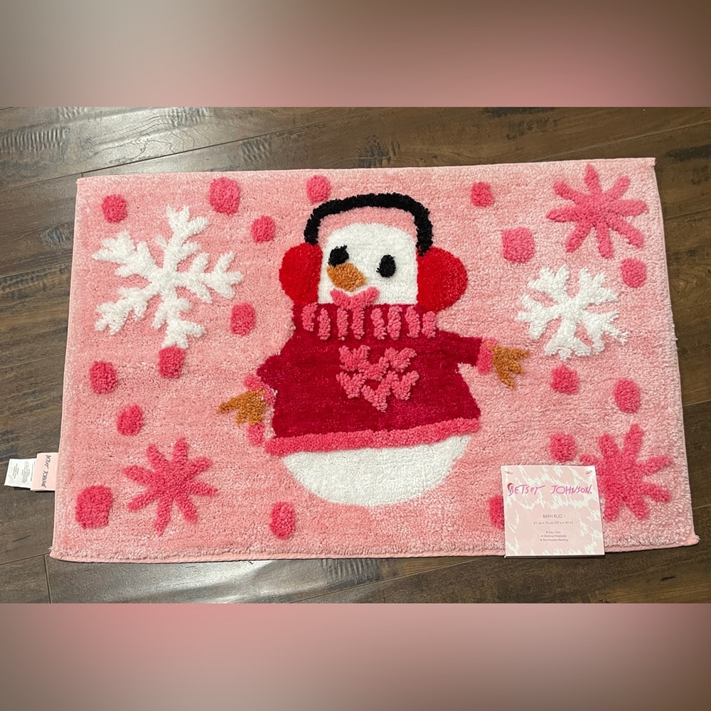 BETSEY JOHNSON Snowman Holiday Bath Rug Mat New With Tags Pink 20in x 30in